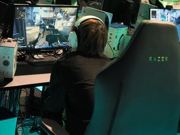 試遊中のインフルエンサー