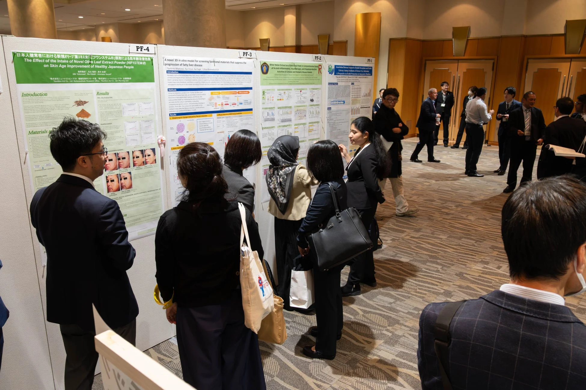 ポスターセッションの様子