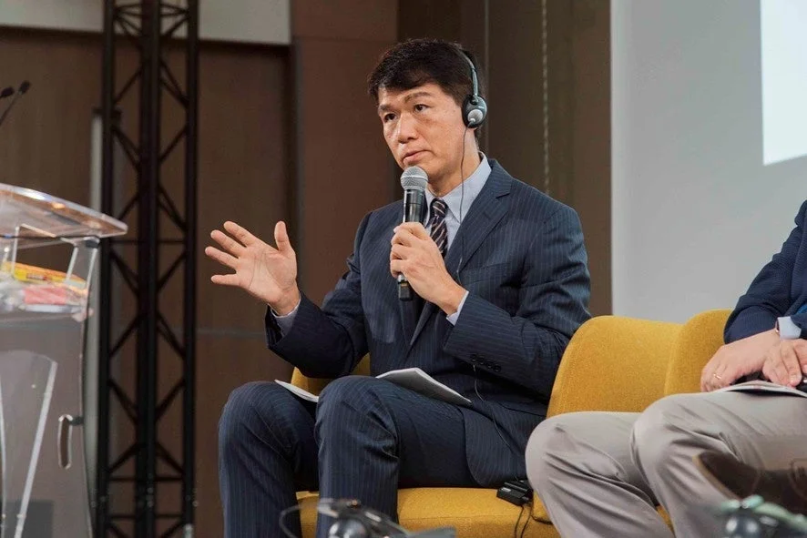 講演中の井上氏