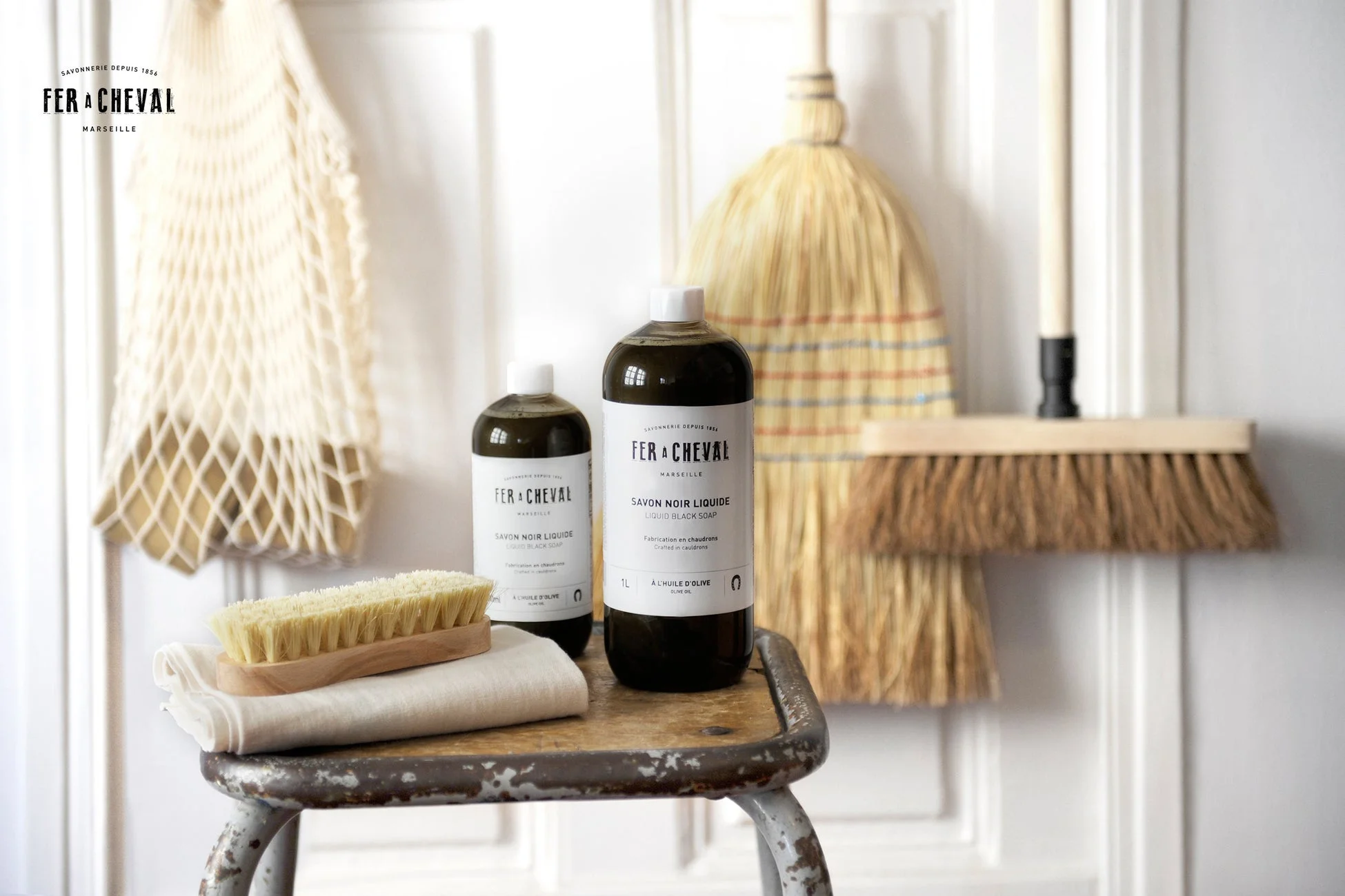 FER À CHEVALの液体ブラックソープと掃除用品