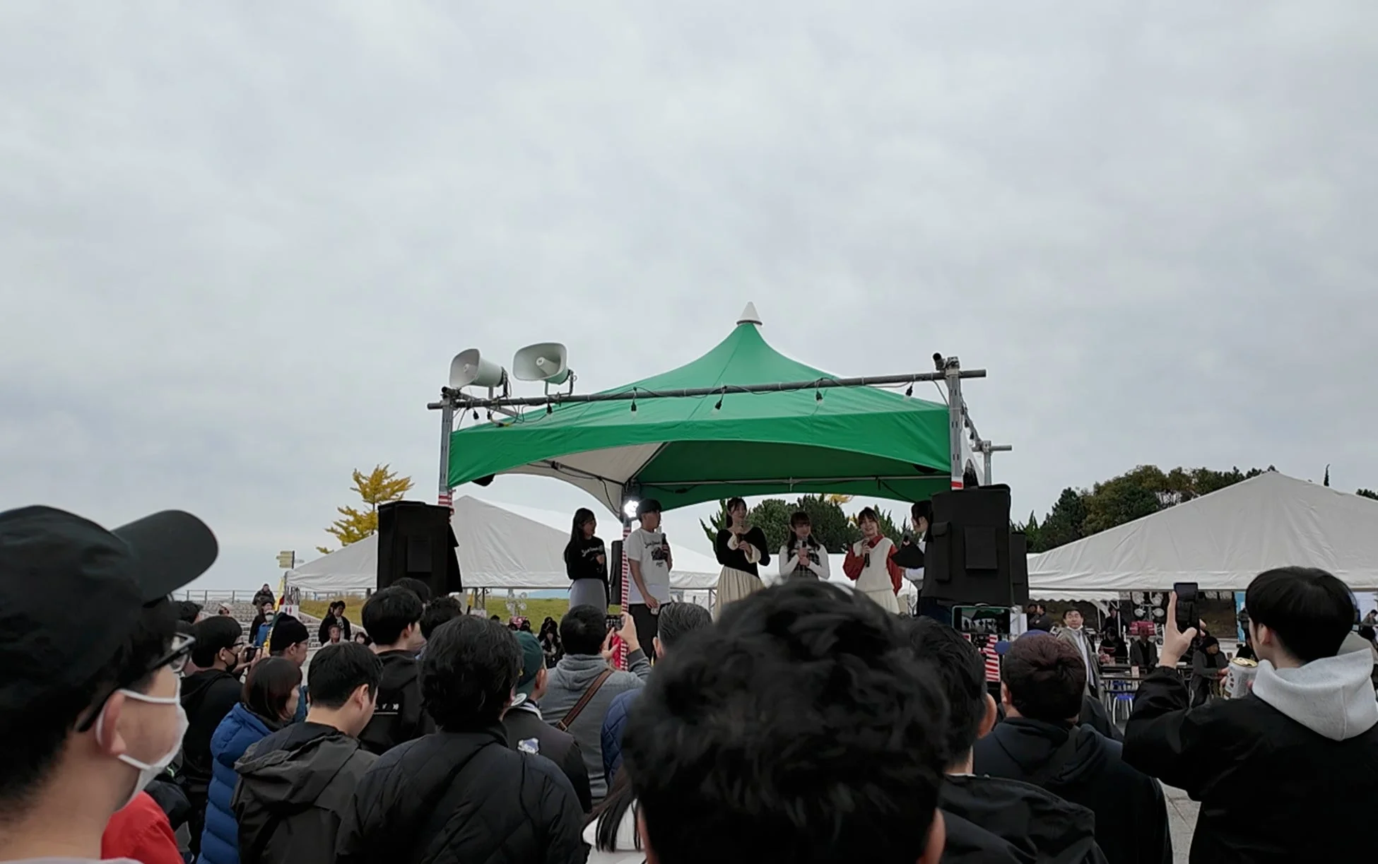 ステージでのパフォーマンス