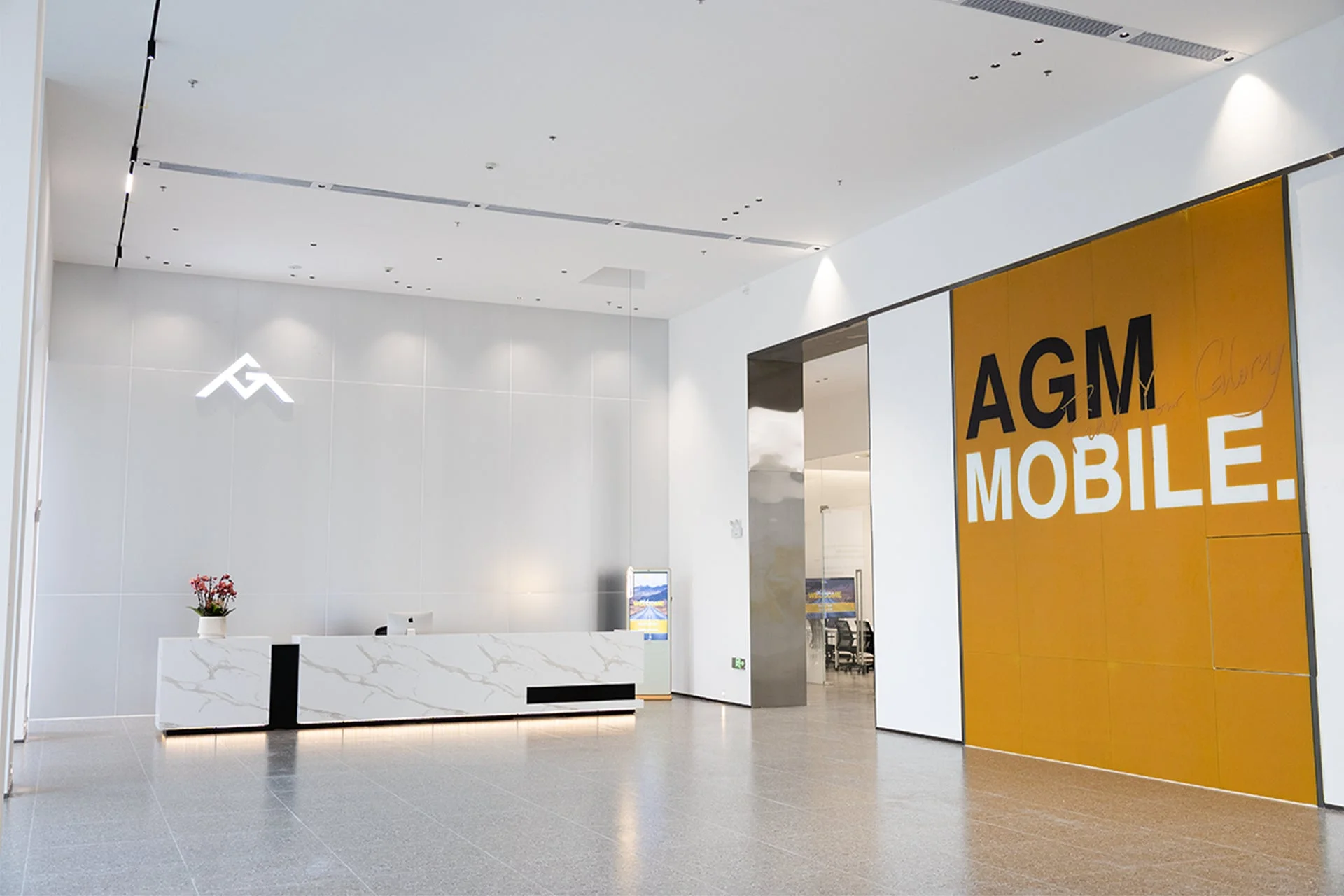 AGM MOBILEのエントランス