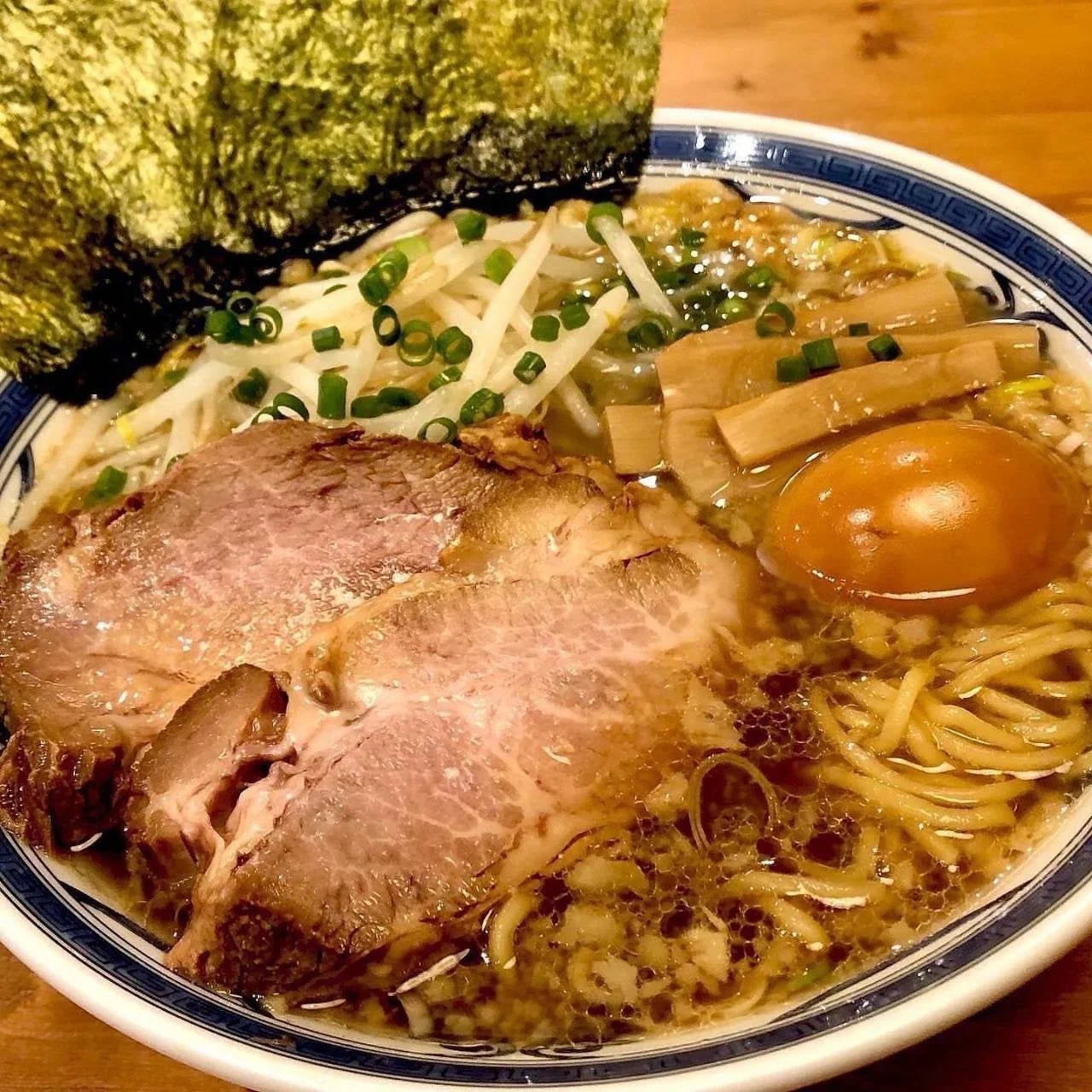 黒潮ラーメン（盛り付け例）