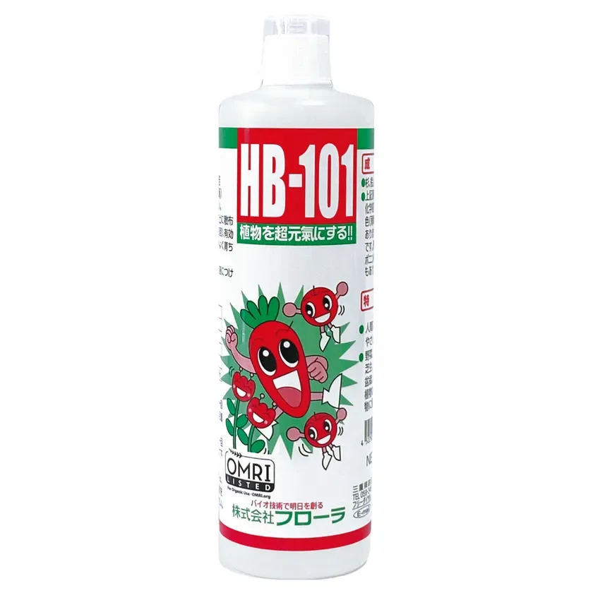 「HB-101」という植物活力剤のボトル。植物を超元気にすると謳われており、有機栽培にも対応。可愛い人参のキャラクターが描かれています。