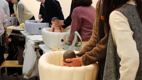 ベビーバスでの沐浴体験