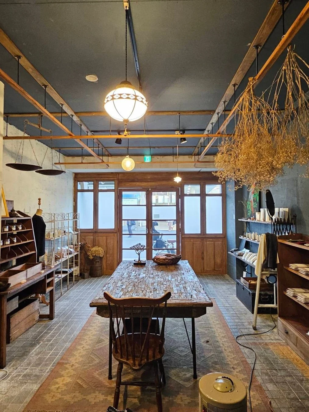 鵠沼店舗の室内