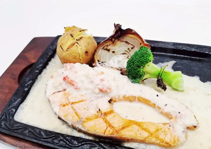 グリルサーモン ～カニの愛を受け止めて～