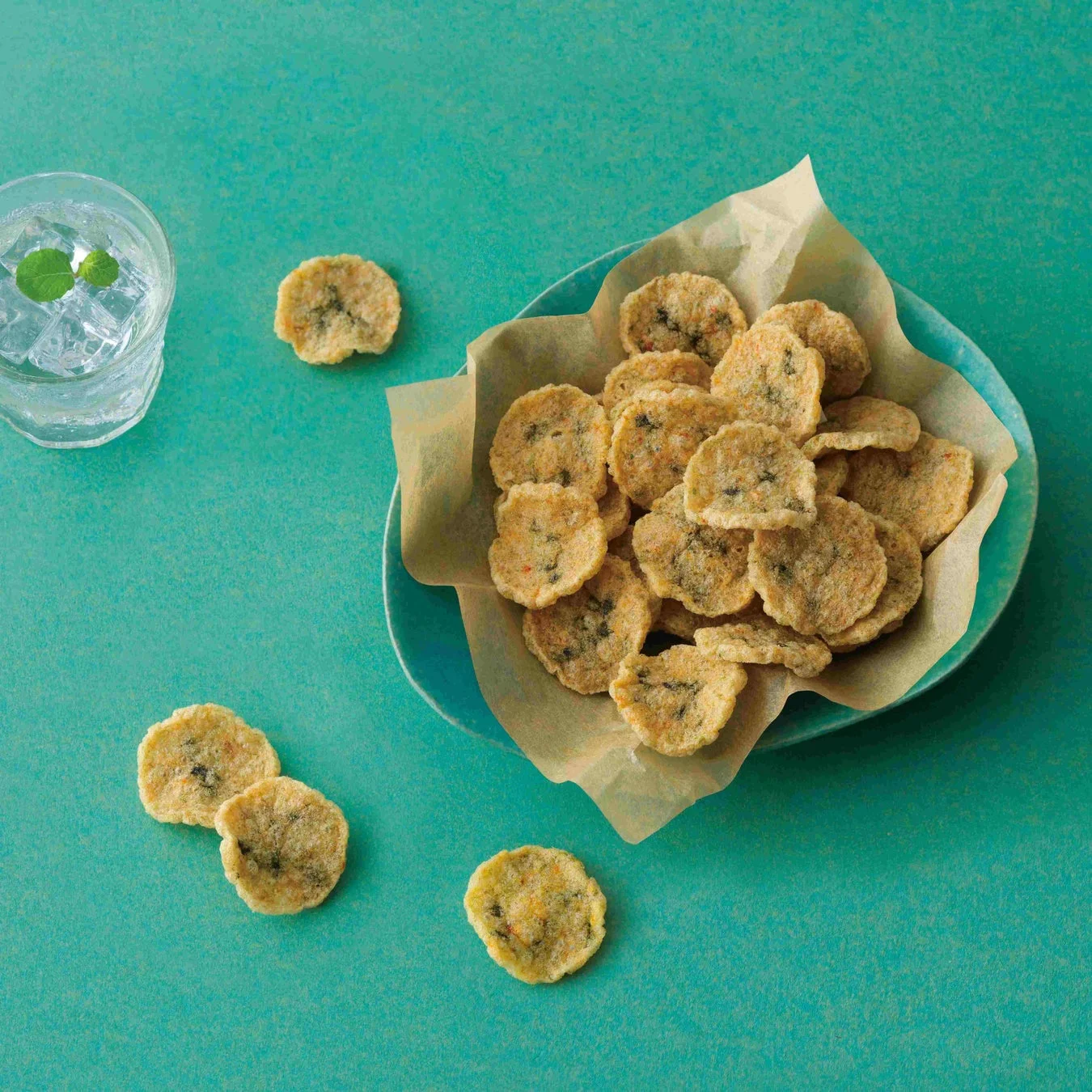 エビチップスと飲み物