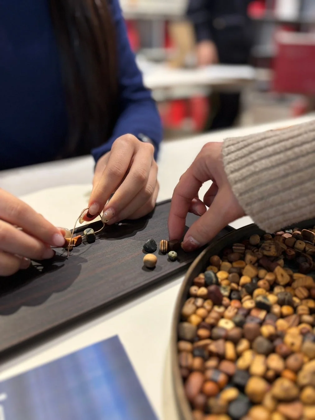 ウッドビーズワークショップの様子