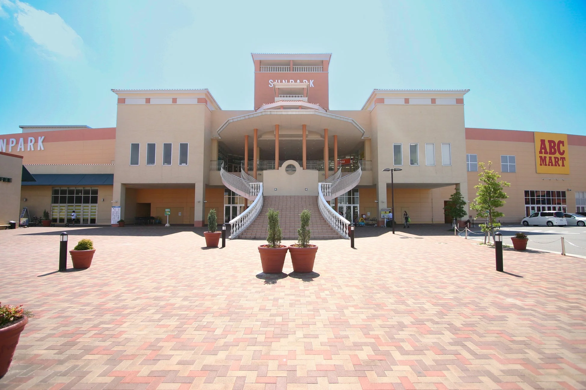 おのだサンパークの外観