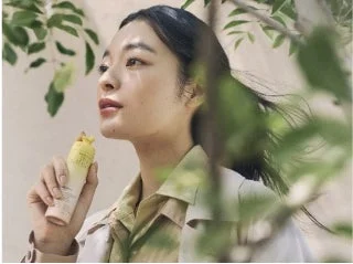 製品と女性モデル