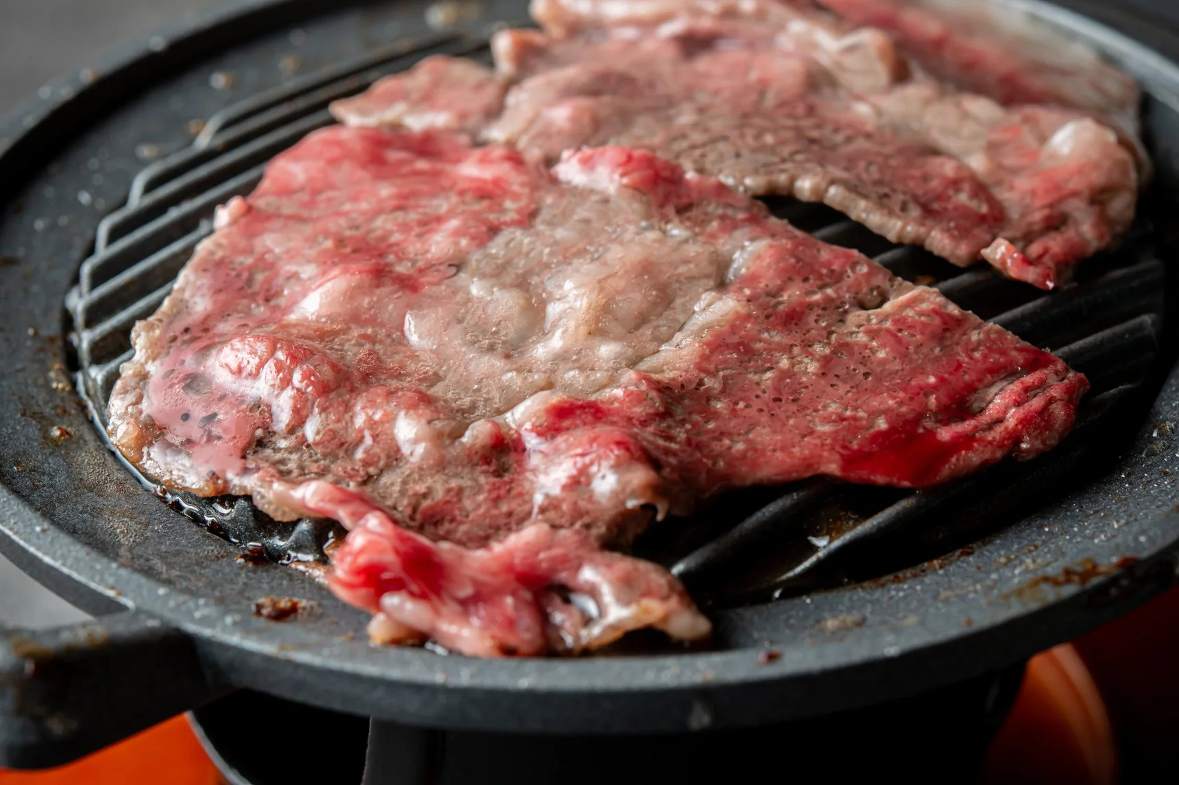 グリルで焼かれる石垣牛