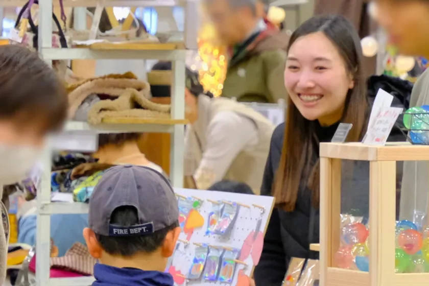 活気あるマーケットの様子