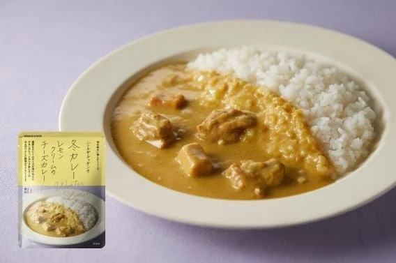 冬カレーの盛り付けとパッケージ