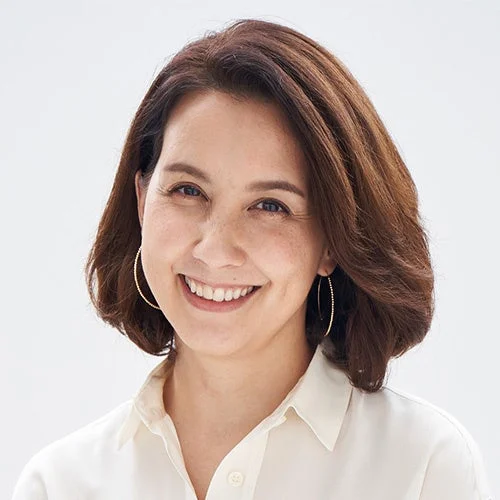 笑顔の政井マヤ氏