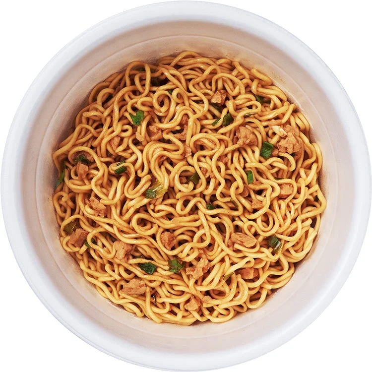 インスタント麺、カップ麺、焼きそば、麺料理、食事、食べ物、白い器、上からの視点