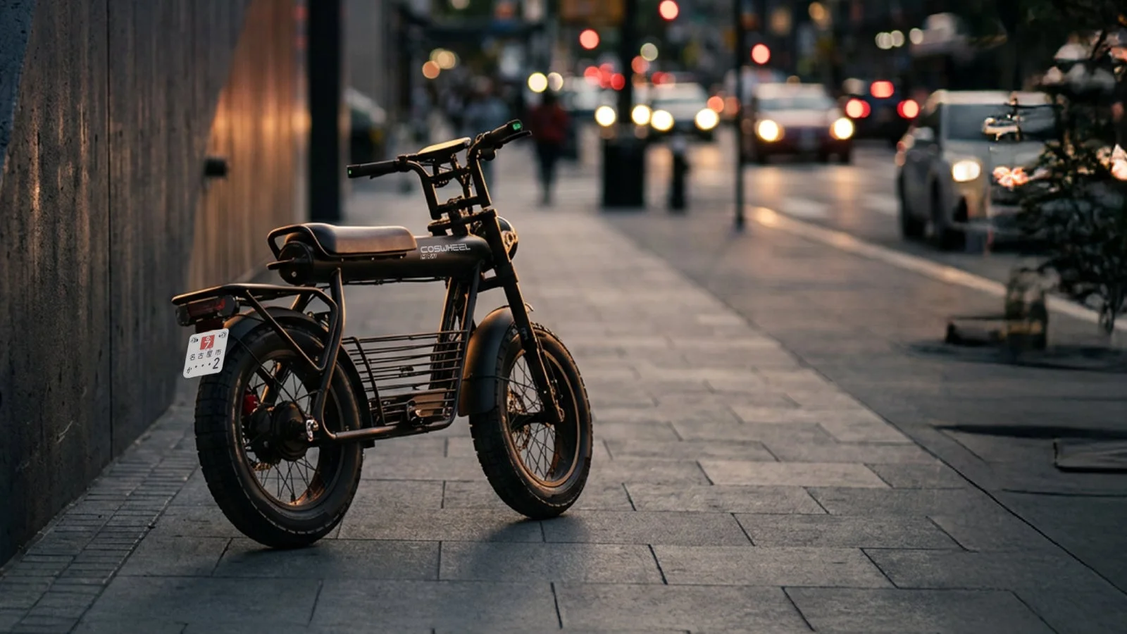 電動バイク,原付,自転車,ストリート,夕暮れ,街中,都市,レトロ,乗り物,交通