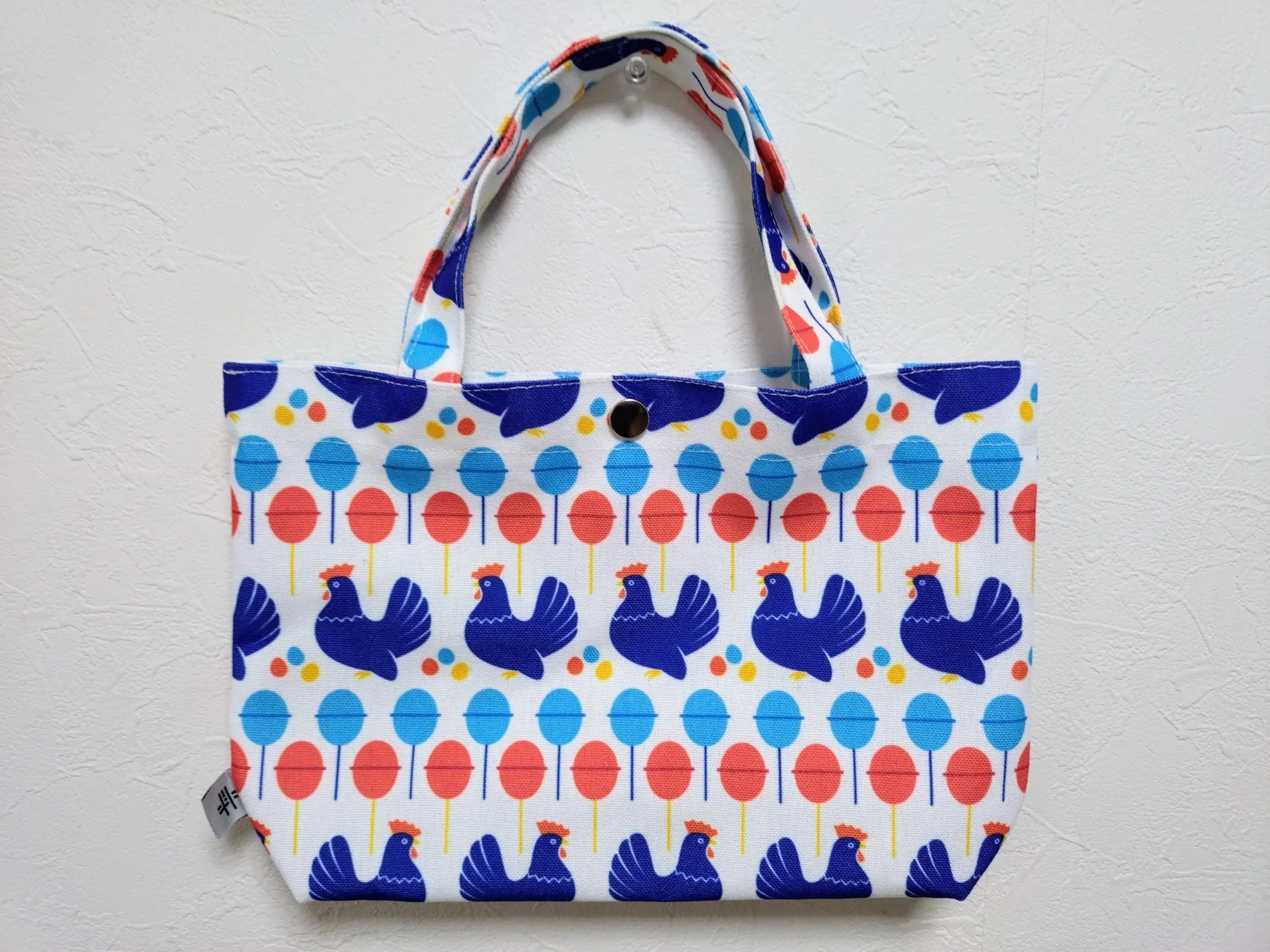 ニワトリとロリポップ柄のトートバッグ
