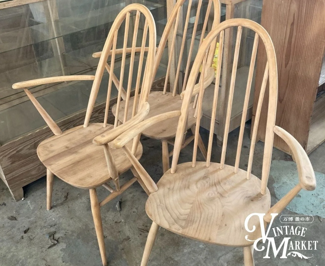 素朴で美しい木製のヴィンテージチェア