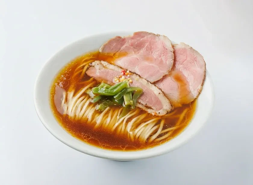 ラーメン、麺、肉、チャーシュー、どんぶり、料理、食事、日本食、グルメ、醤油ラーメン