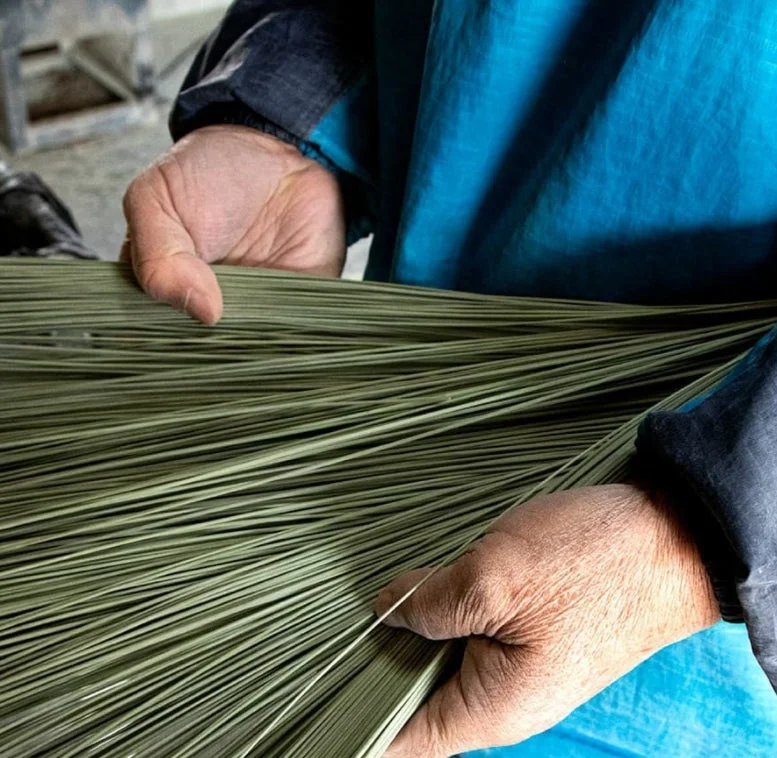 い草を扱う職人