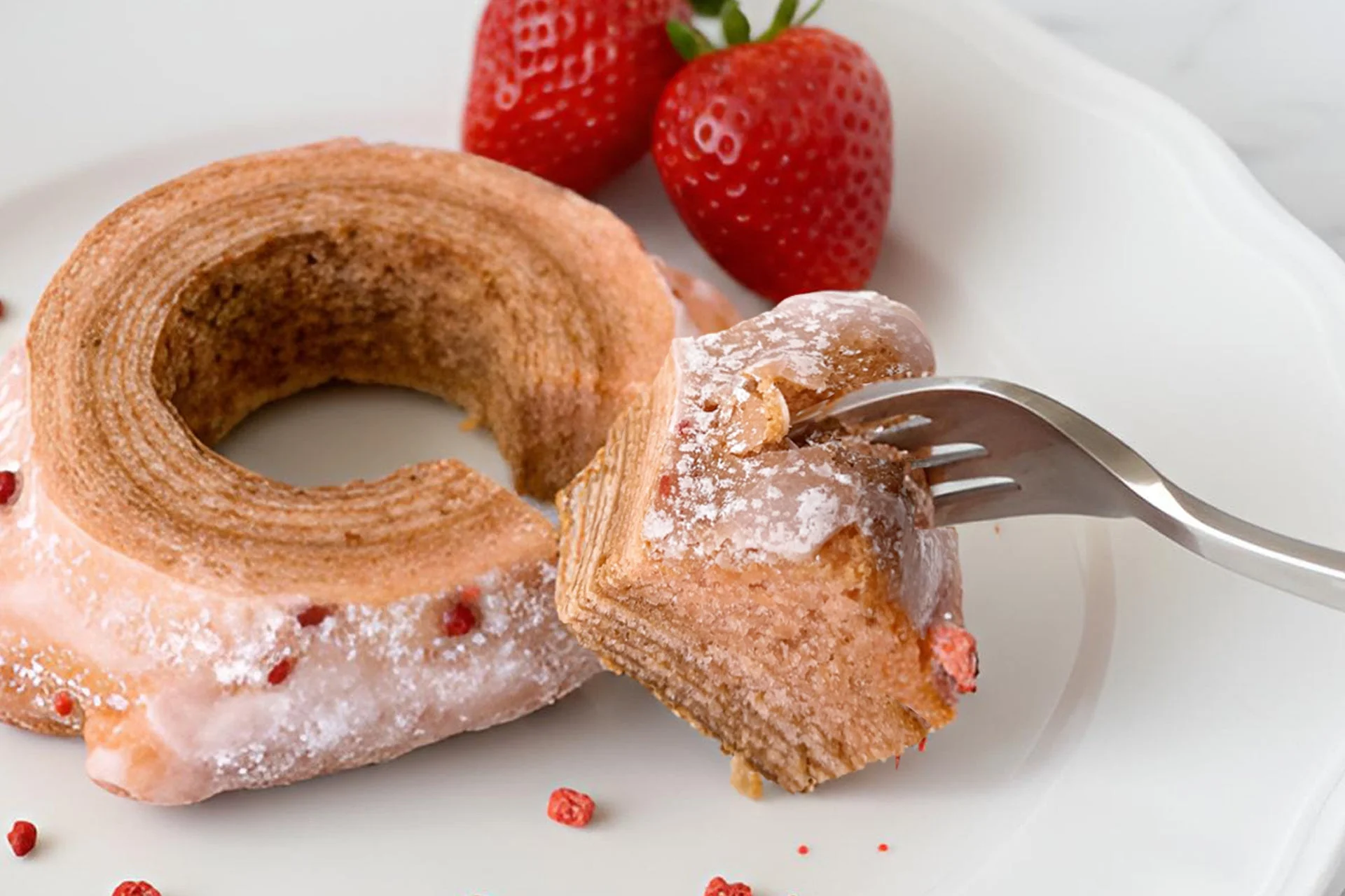 あまおうブレヴァンをフォークで