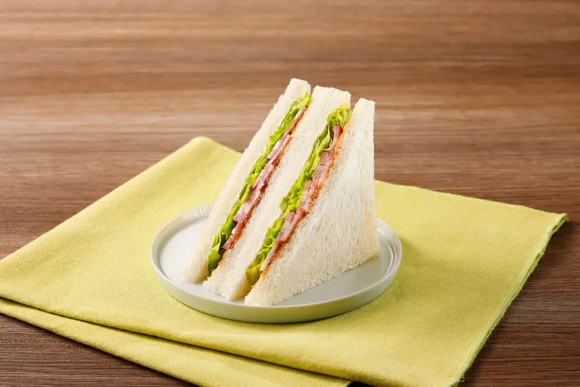 函館カール・レイモンのベーコンレタスサンド