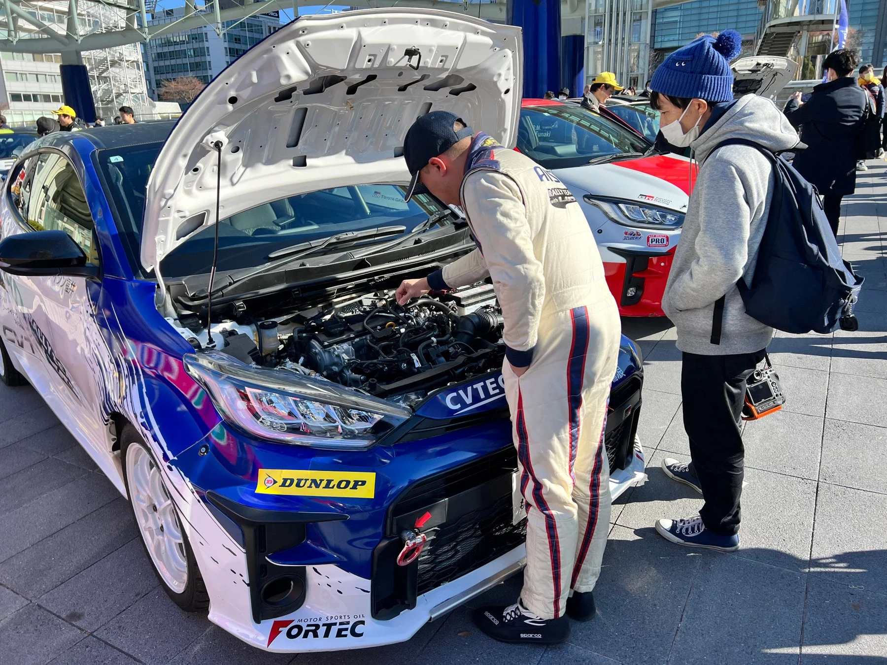 去年のラリーカー整備風景