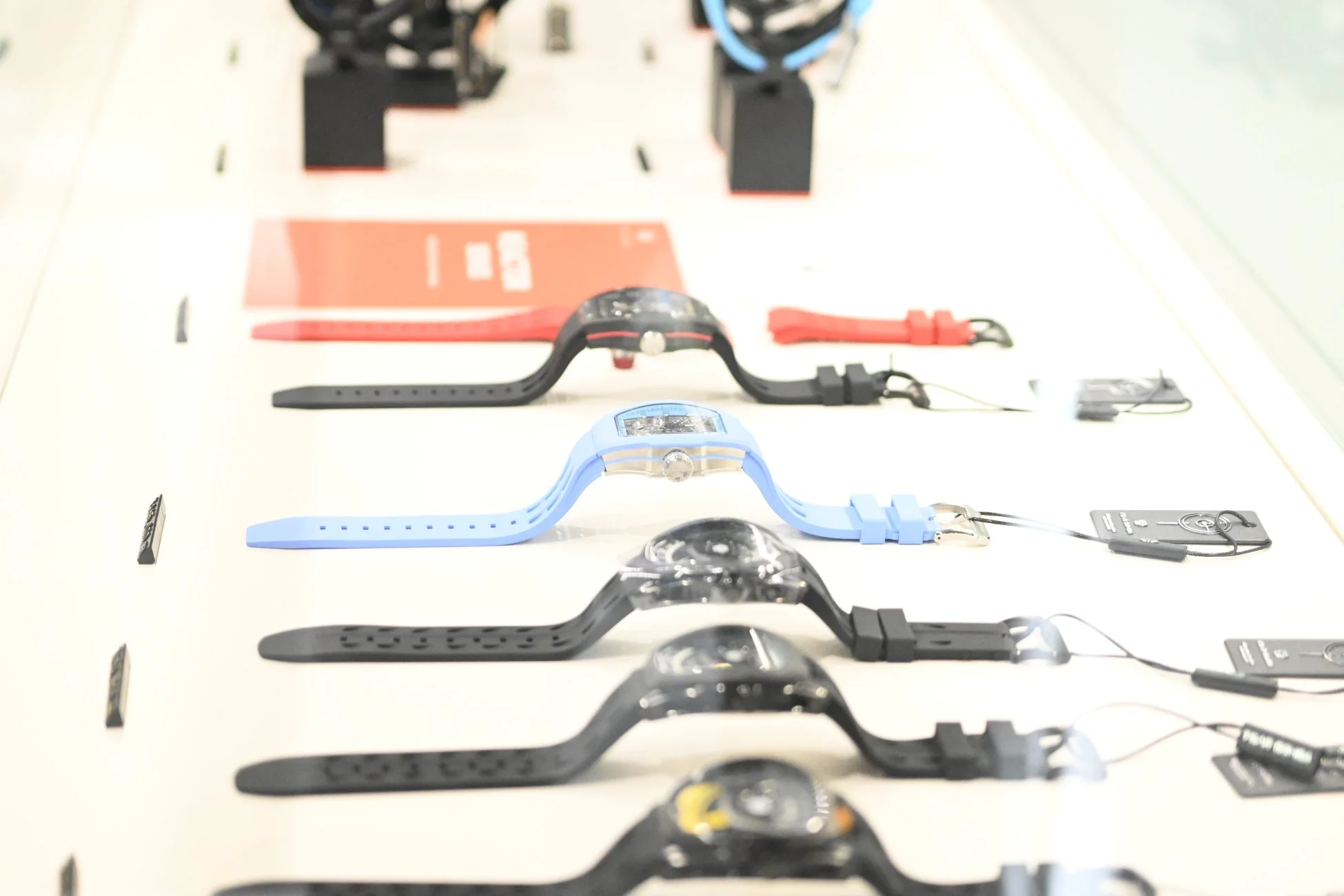 複数の高級時計展示