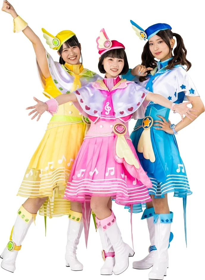 アイドルグループのような3人の女性