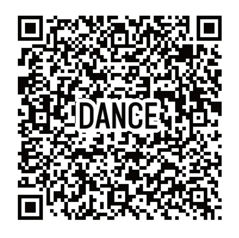DANCEの文字が埋め込まれたQRコード