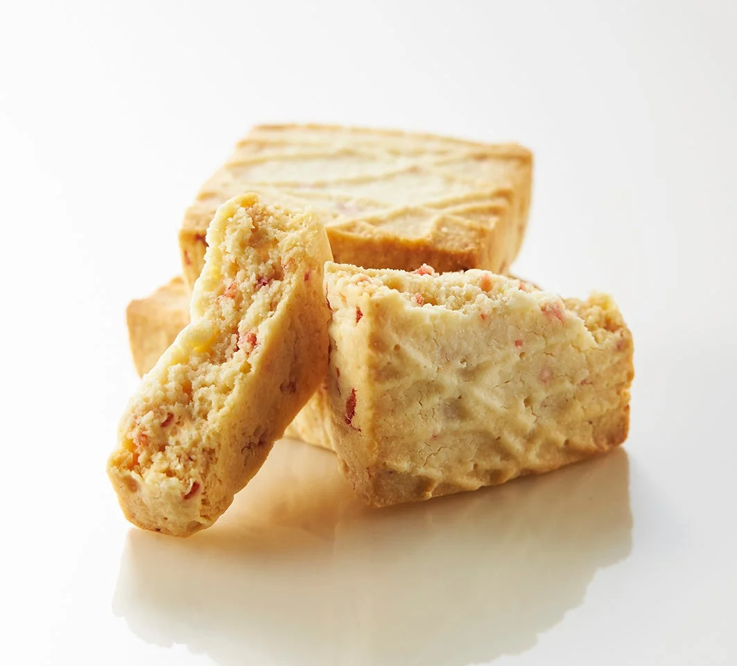 ショートブレッド、赤い粒