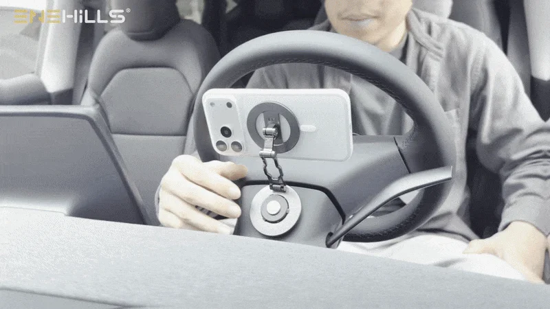 車内でのスマホ固定