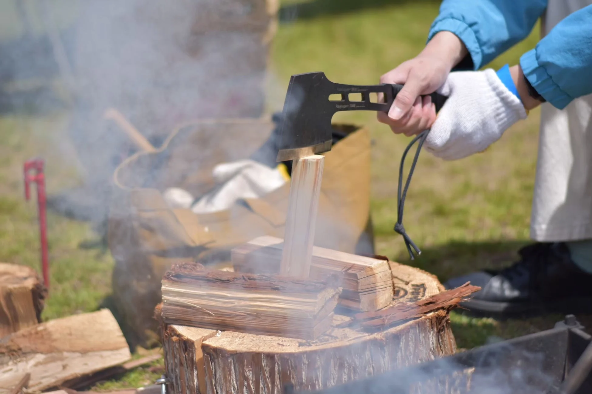 薪割り体験の様子