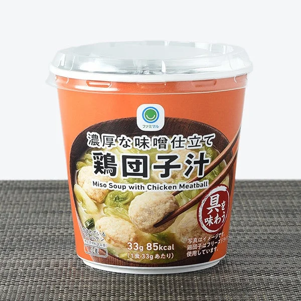 濃厚な味噌仕立て鶏団子汁