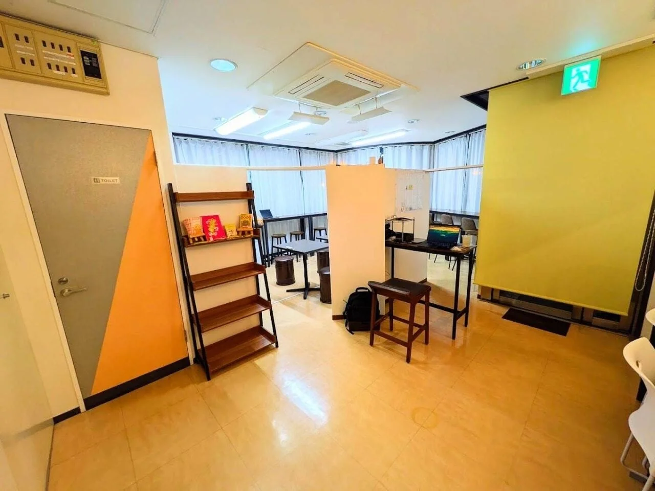 アルコワーキングの共有スペース