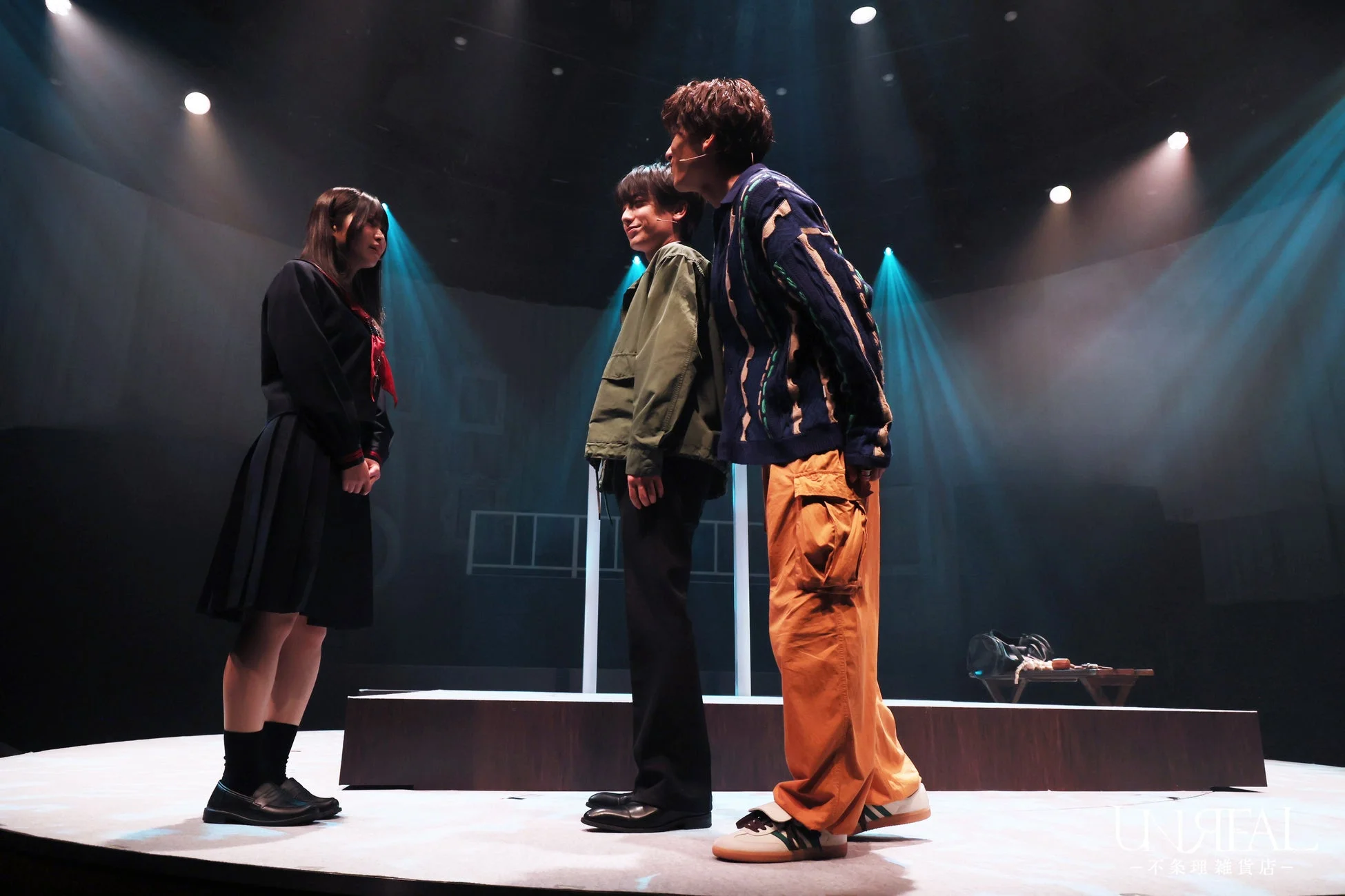 舞台「UNREAL-不条理雑貨店-」の舞台写真