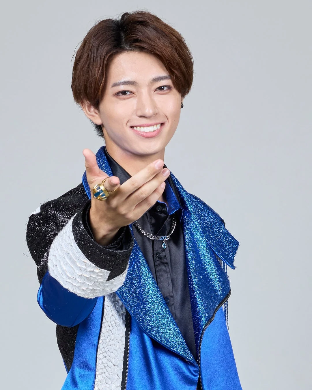 百夜陸王（びゃくや りくお）／ゴジュウレオン