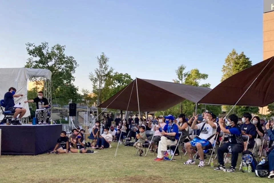 屋外イベント、ステージ、観客