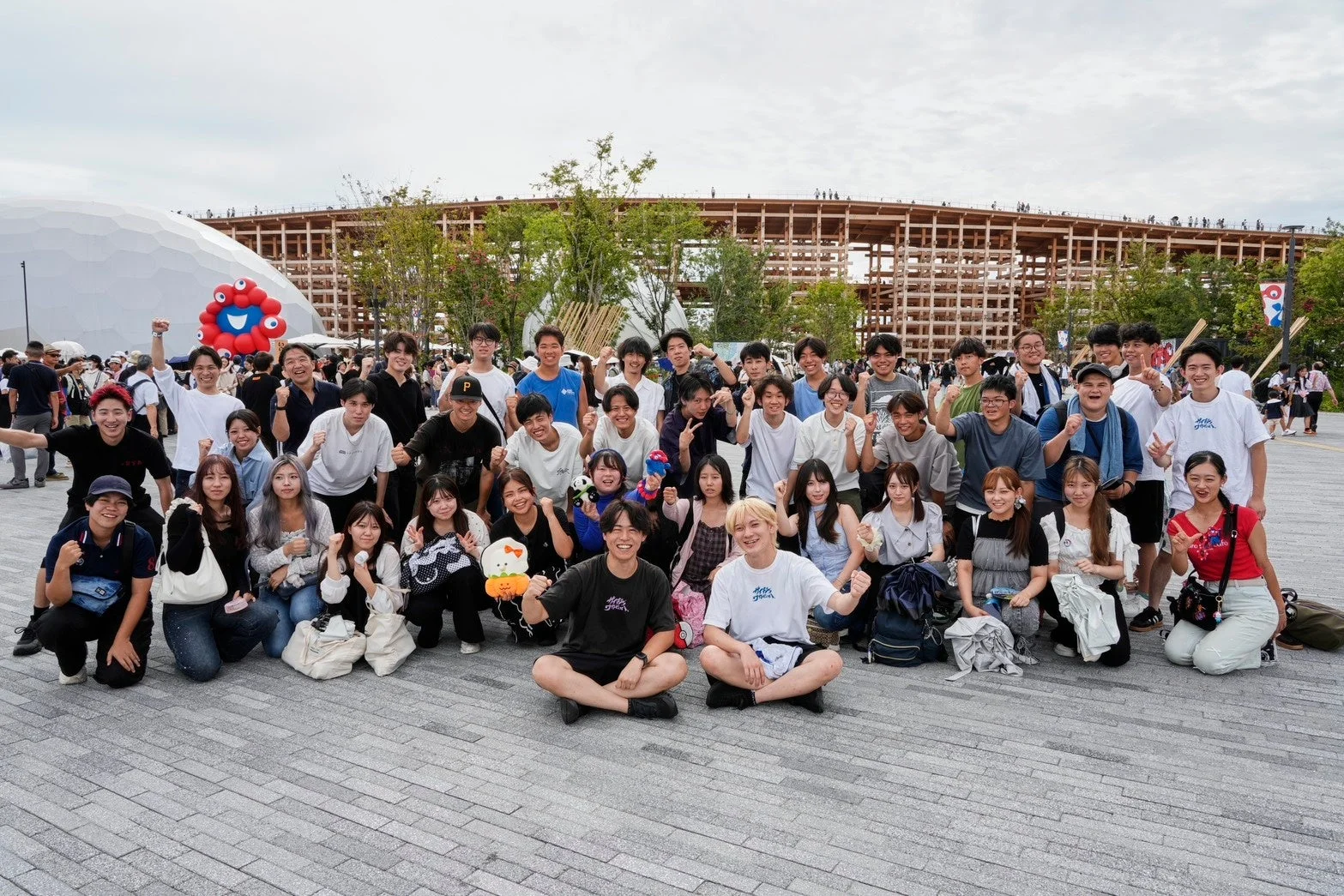 若者の集合写真