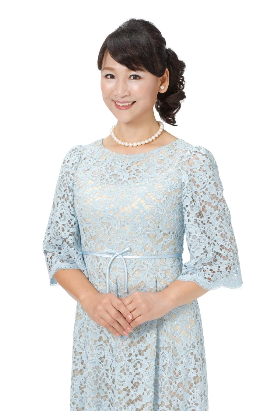 笑顔の女性キャスト