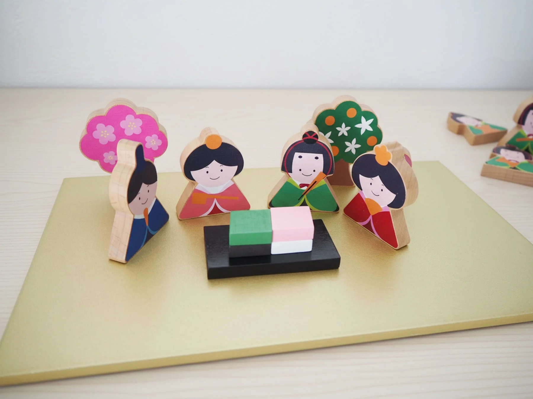 ひな人形の飾り付け