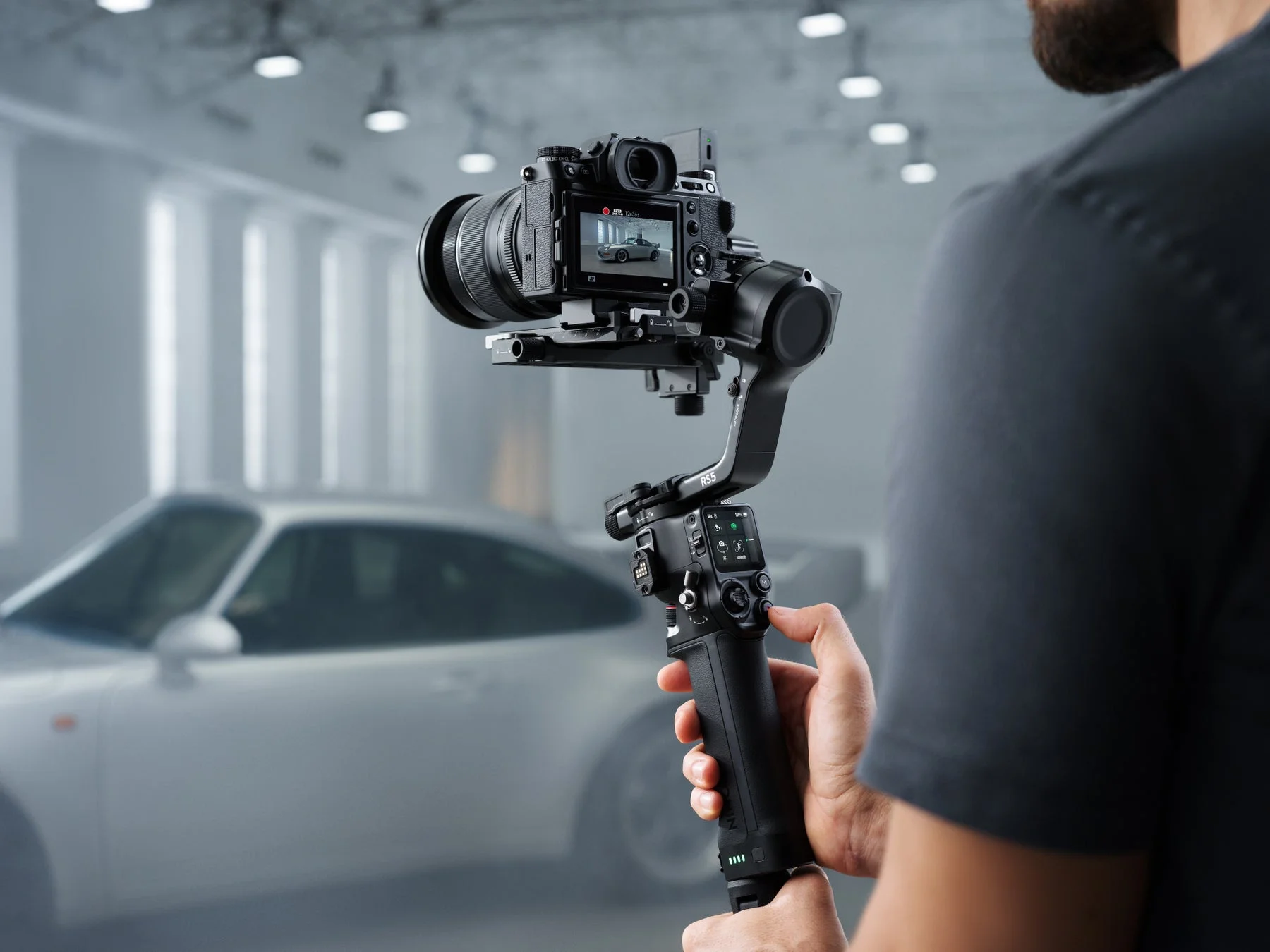 DJI RS 3ジンバルとカメラ