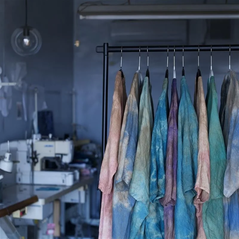 染められた衣料品