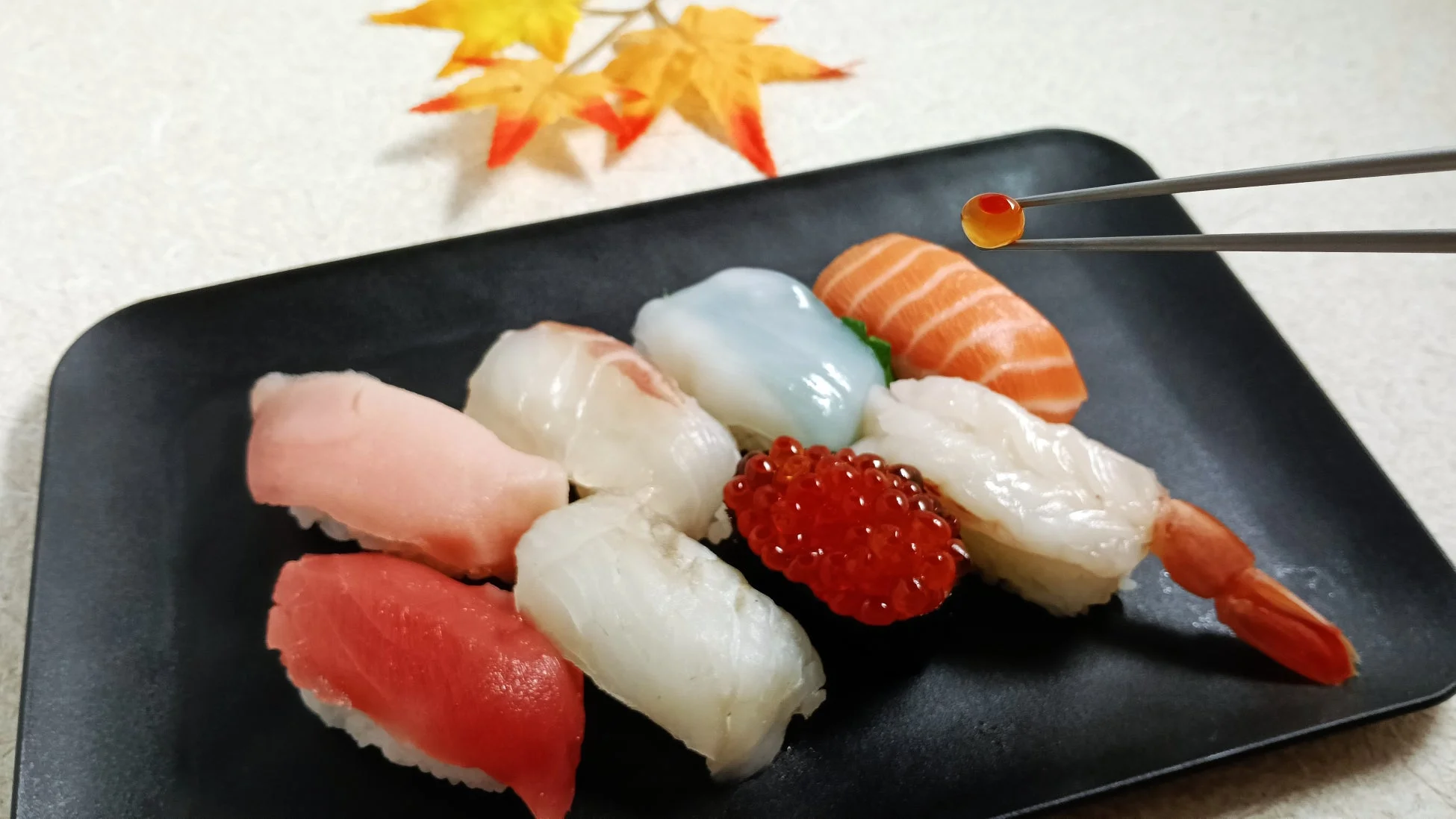 無玄箸でいくらをつまむ