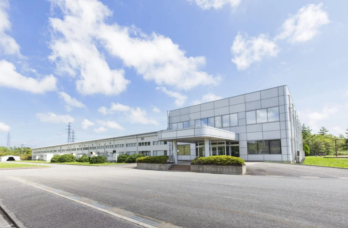 白山の工場またはオフィスビル