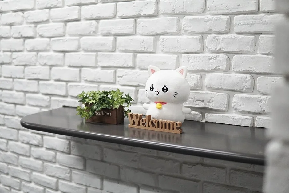 棚の上のゆらにゃぬいぐるみ