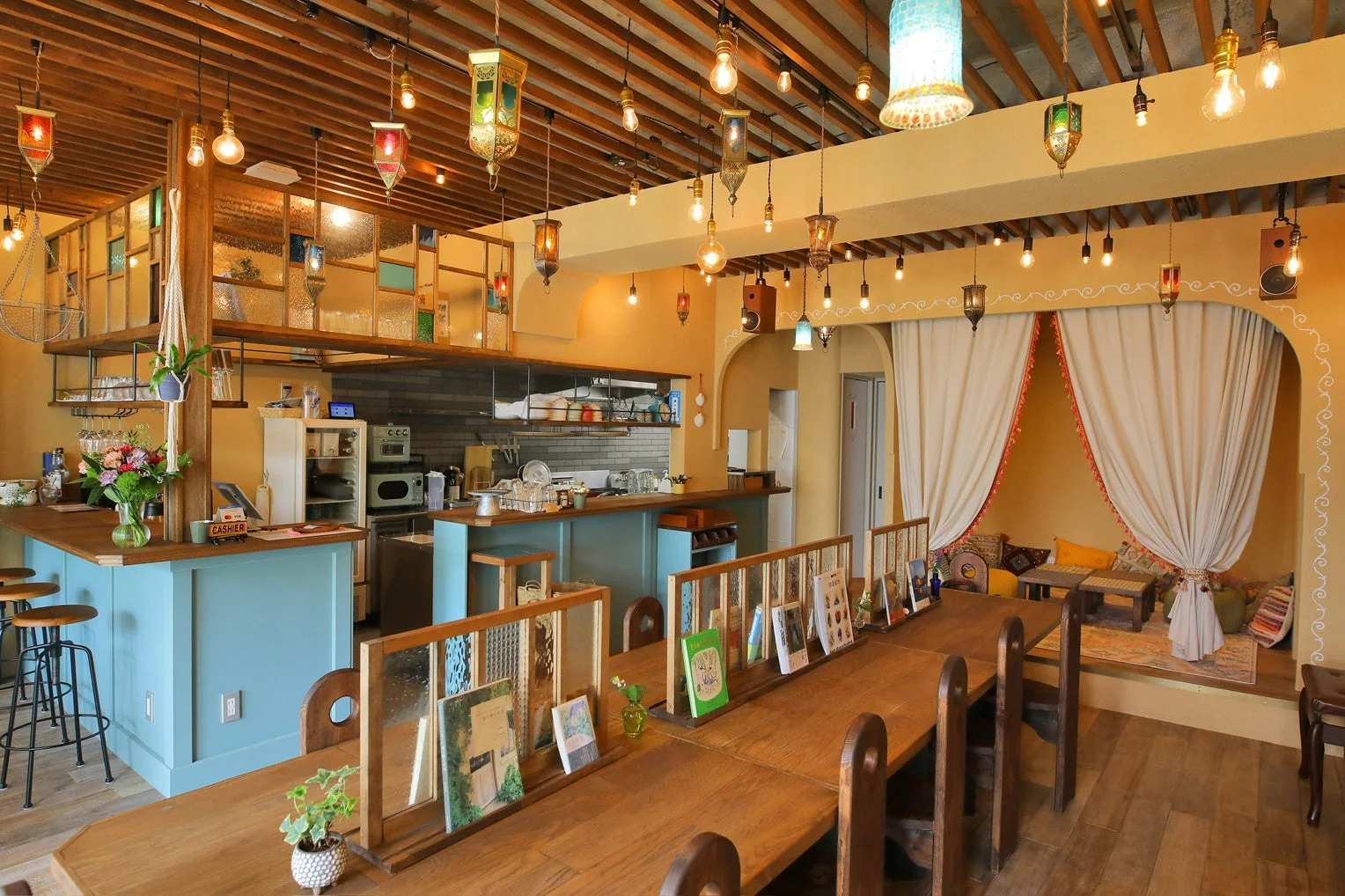 モロッコ風カフェの店内