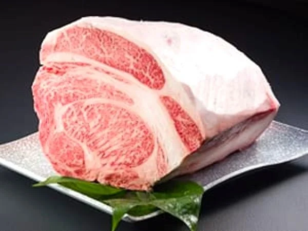 霜降り和牛の塊肉