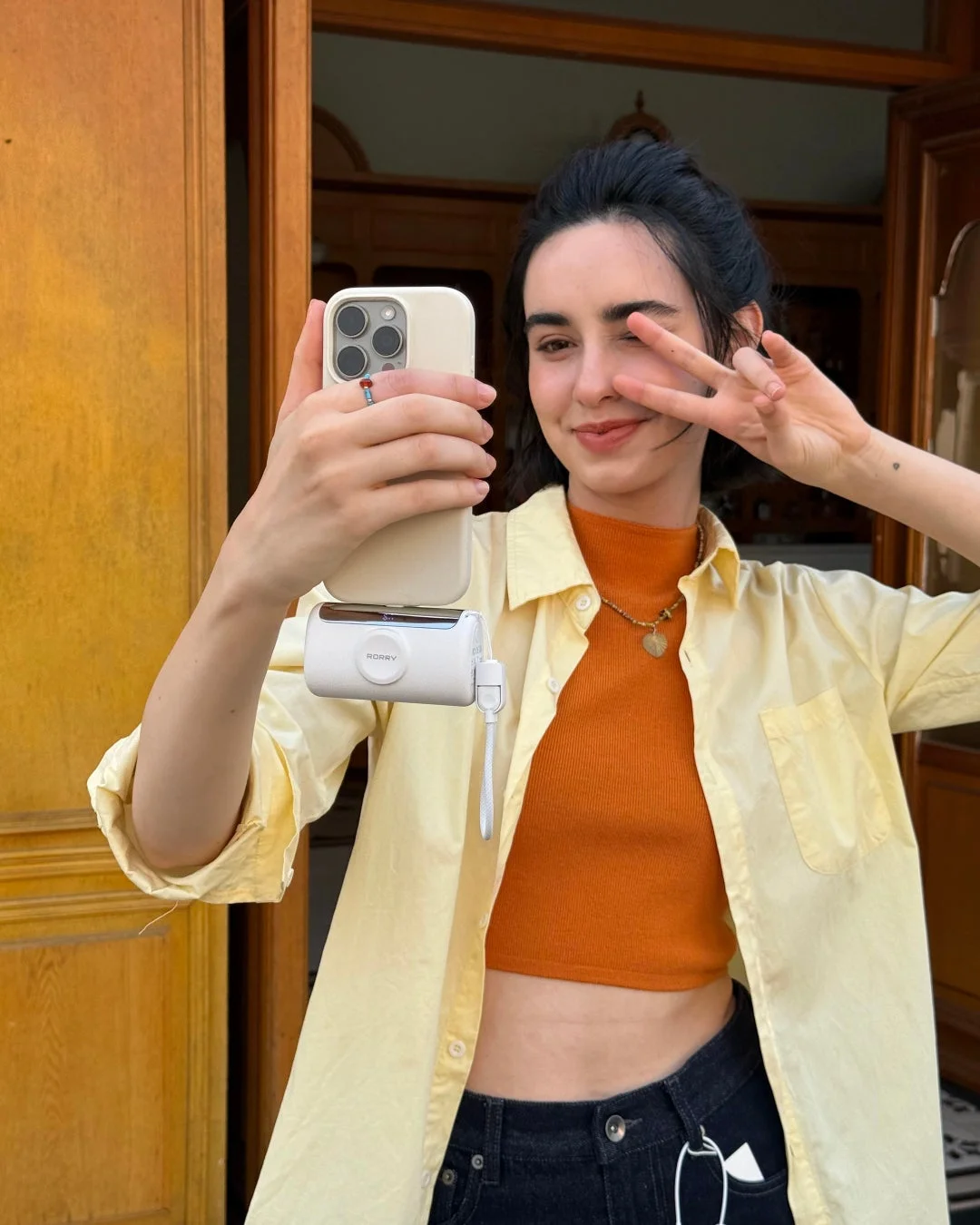 PalmGoを持つ女性